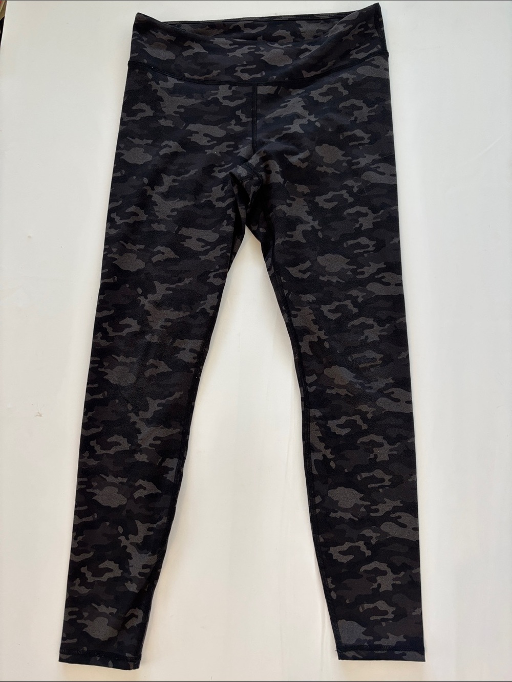 Fabletics Women's Black & Charcoal Camo Leggings -423sku